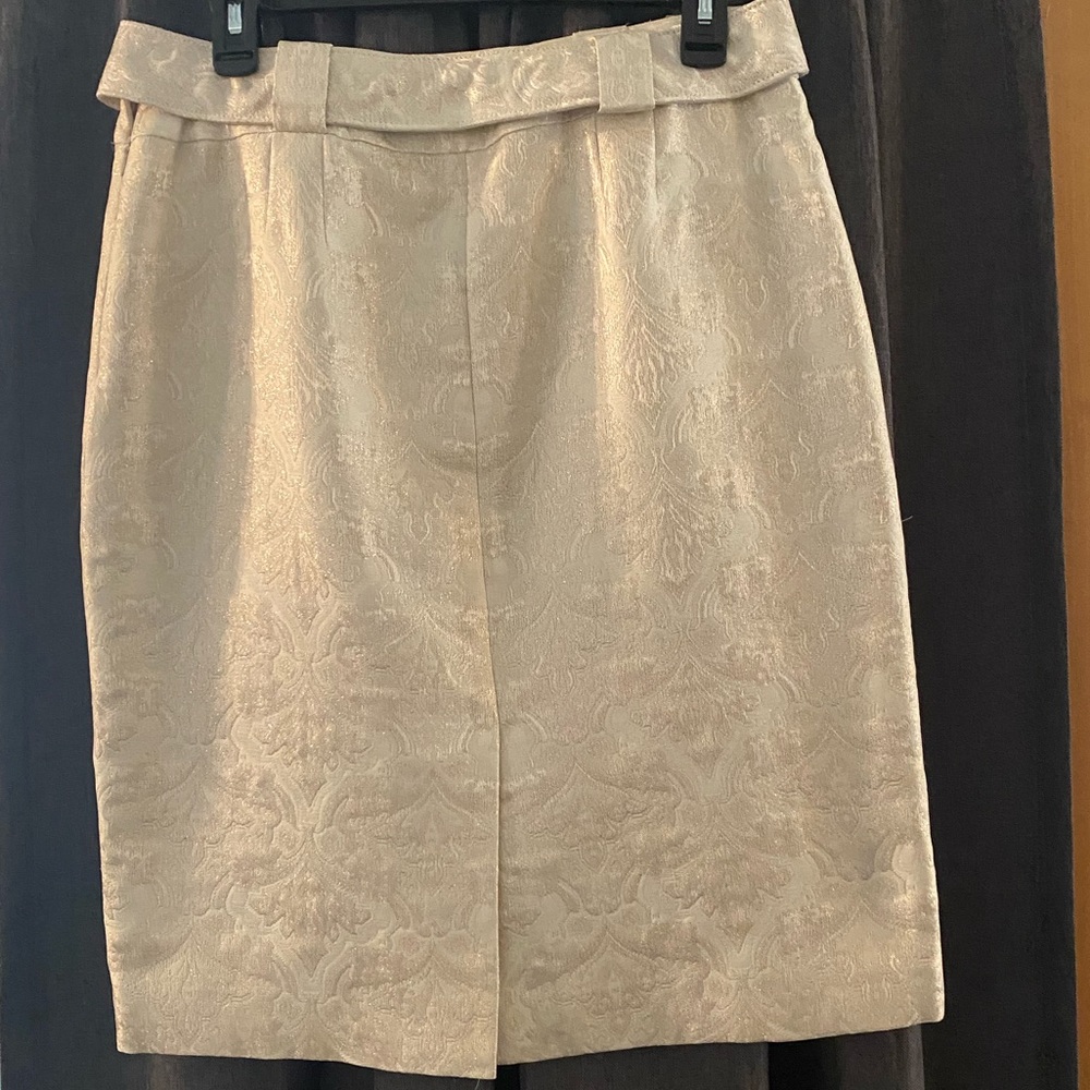 EUC Ann Taylor metallic jacquard skirt. - Picture 2 of 6